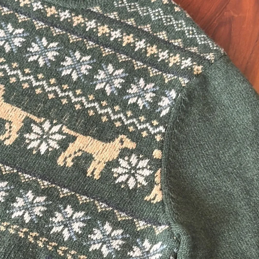 Crown & Ivy Green and White Crewneck Sweater